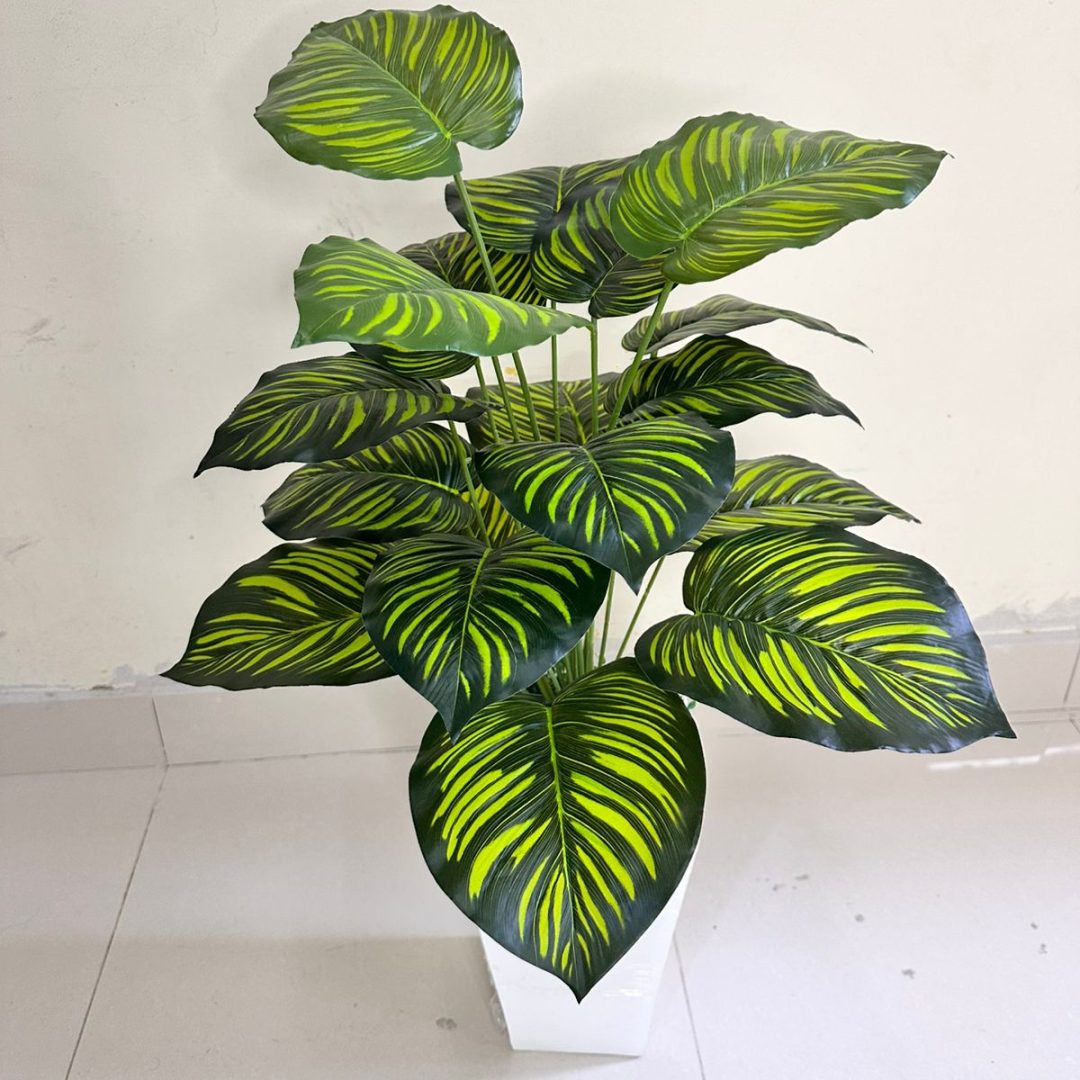 Planta Artificial | Cebra | x18 Hojas | Base de Trupán