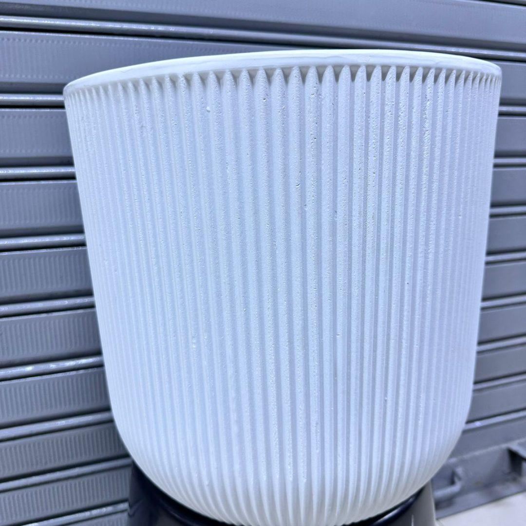 Maceta fibra de vidrio rayado | 35*30cm
