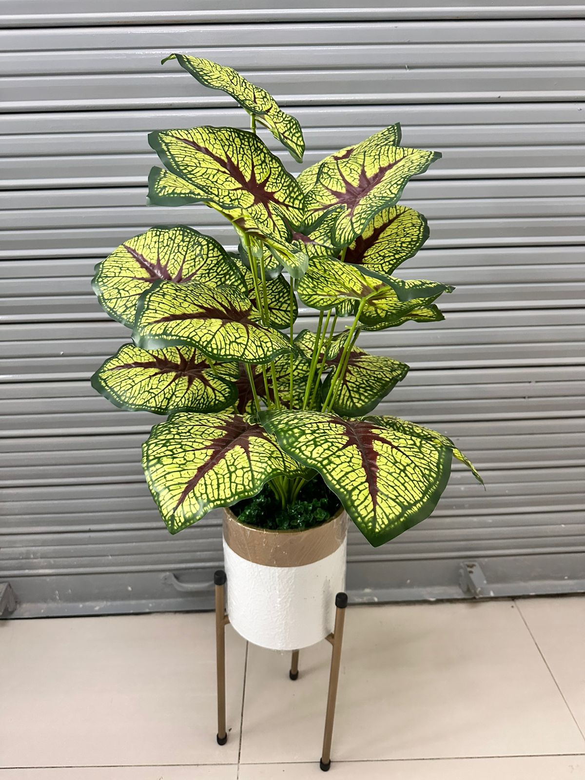 Planta Artificial | CORAZON DE JESUS | x18 Hojas | Base y Soporte de Metal